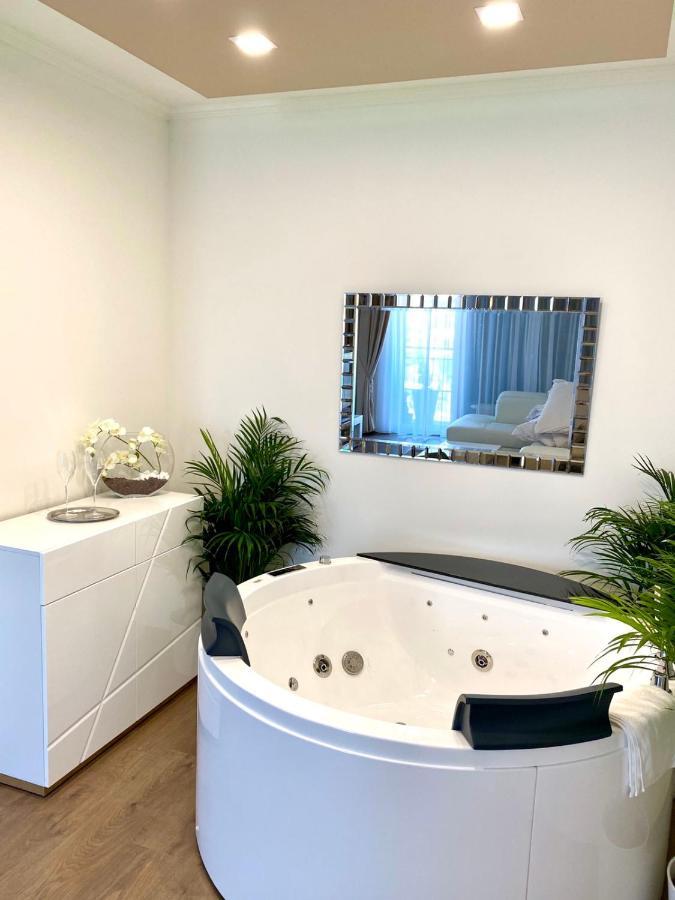 Die Oase - Luxurious Apartment Near The City Center With Free Parking Μπρατισλάβα Εξωτερικό φωτογραφία